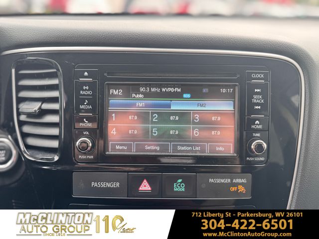 2016 Mercury Gray Metallic Mitsubishi Outlander SE 4X4 SUV