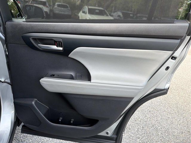Used 2023 Toyota Highlander SUV