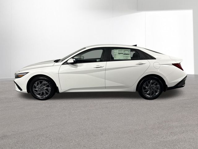 Used 2025 Hyundai Elantra Hybrid For Sale in Indianapolis, IN