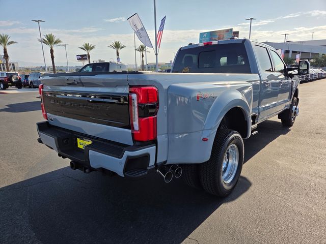 2026 Ford F-350 Super Duty Platinum - Photo 4