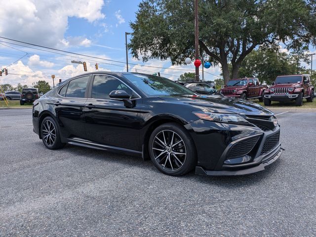 2024 Toyota Camry Hybrid SE