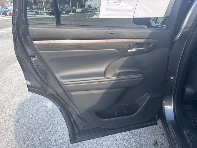 used 2023 Toyota Highlander car, priced at $39,529