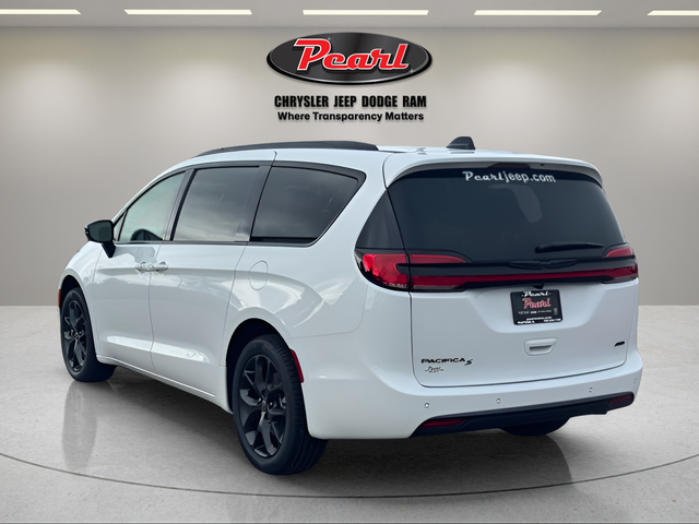 View vehicle photo 5