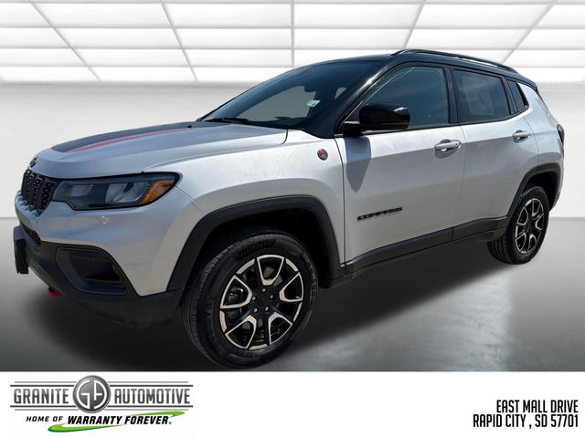 Silver Zynith Metallic Clearcoat 2024 Jeep Compass SUV / Crossover Four-Wheel Drive 8-Speed Automatic