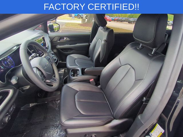 Used 2025 Black Chrysler LX image 16