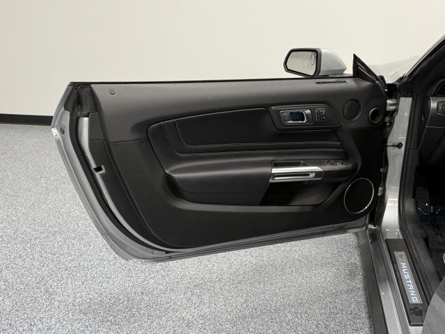 Used 2022 Silver Ford GT Premium image 9