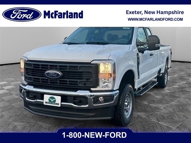 Oxford White 2026 Ford F-350 Super Duty XL SuperCab 4WD Pickup Truck Four-Wheel Drive Automatic