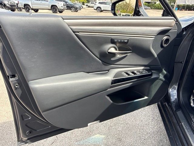 2022 Lexus ES - $39,888