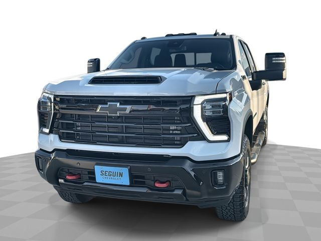 Summit White 2026 Chevrolet Silverado 2500HD Pickup Truck Four-Wheel Drive Automatic