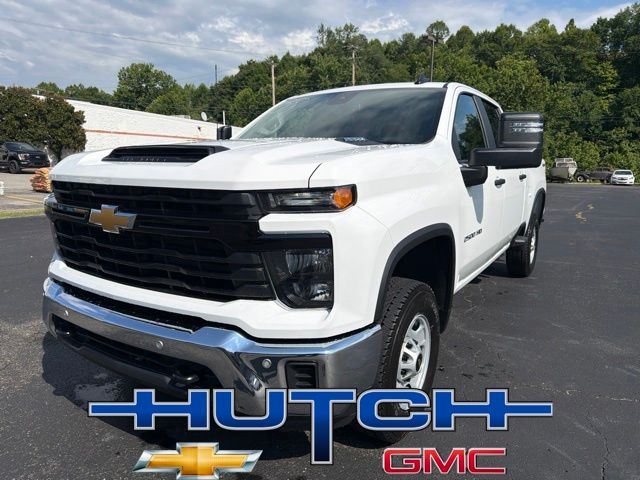Summit White 2026 Chevrolet Silverado 2500HD Pickup Truck Four-Wheel Drive Automatic