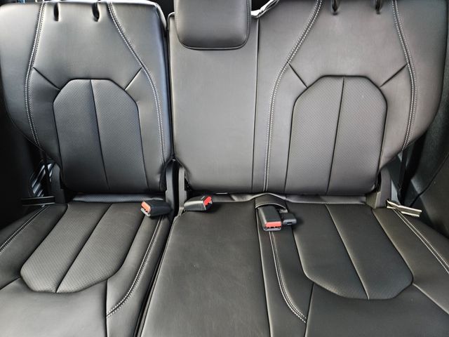 New 2026 Silver Chrysler Select image 8