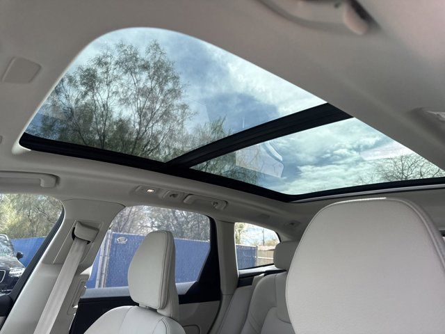 2025 Volvo XC60 Plug-In Hybrid T8 Plus photo
