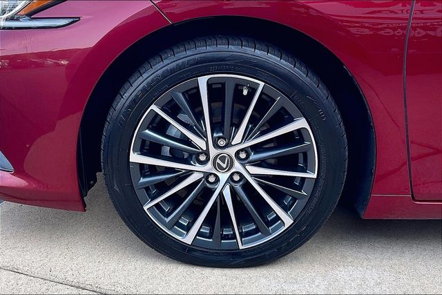Used 2022 Lexus ES Sedan