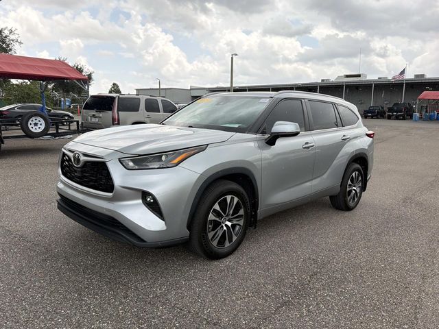 Used 2023 Toyota Highlander SUV