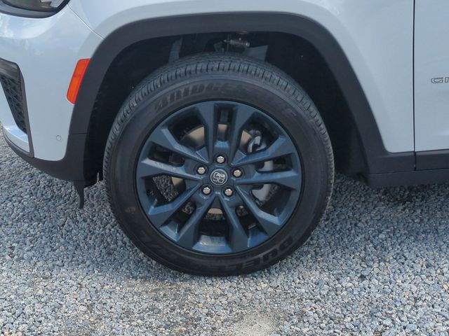 New 2026 Bright White Clear-Coat Exterior Paint Jeep  image 10