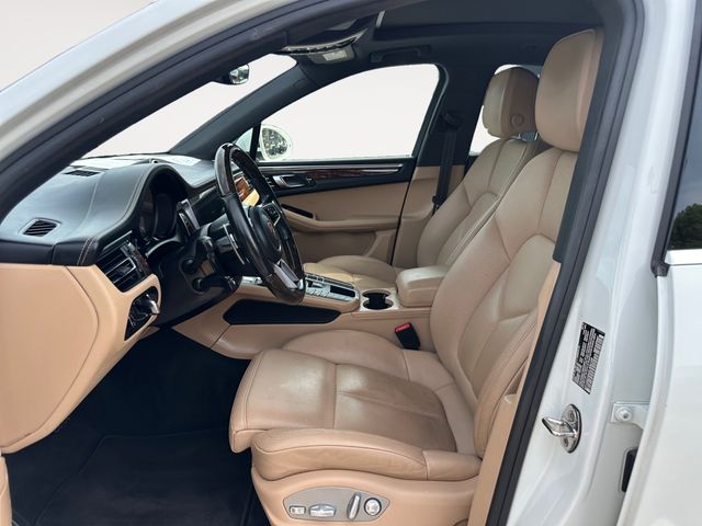 Used 2019  Porsche S image 9