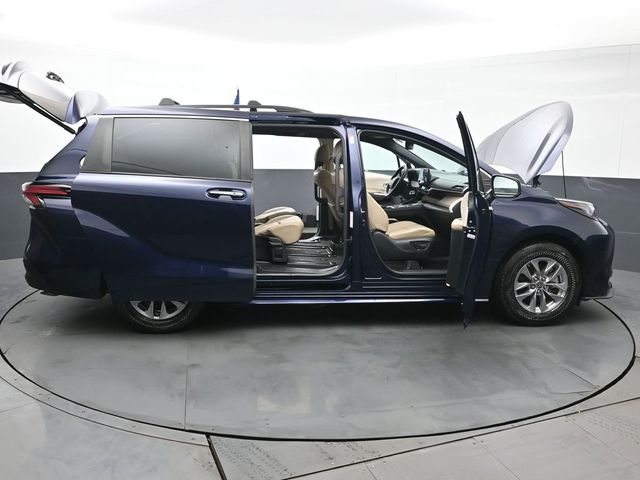 2022 Toyota Sienna XLE 60