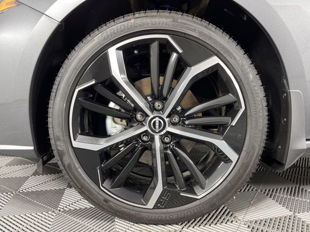 2025 Gun Metallic Nissan Altima 2.5 SR FWD Sedan