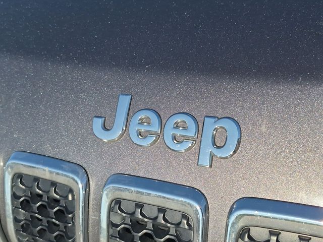 2019 Jeep Cherokee - Image 9