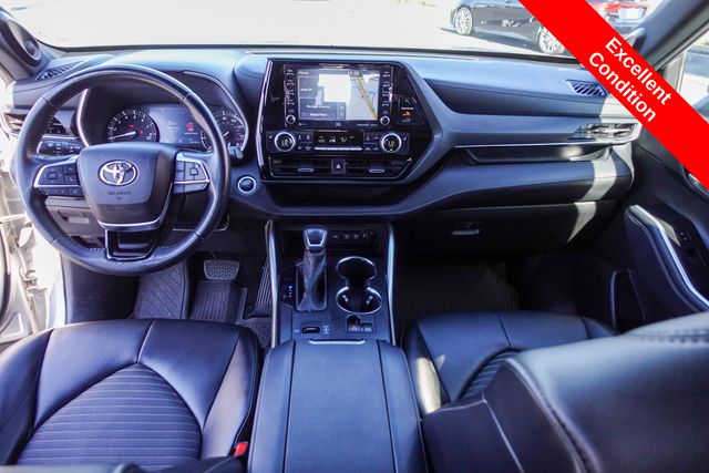 used 2021 Toyota Highlander car, priced at $31,500