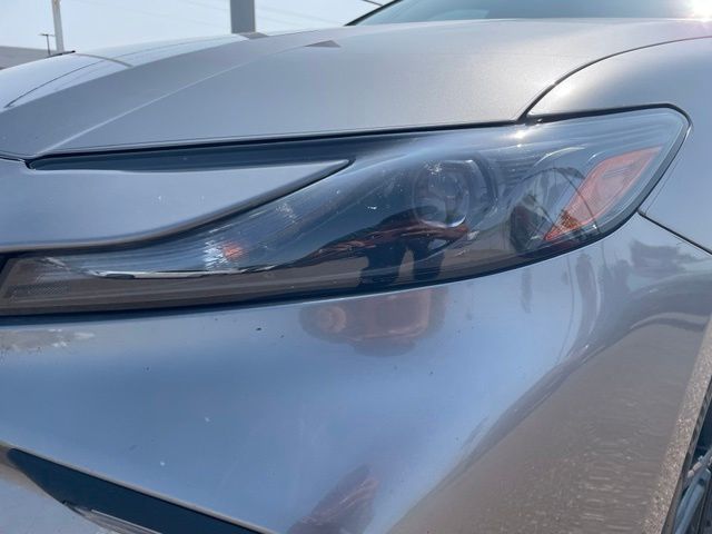 Used 2025  Toyota SE image 4
