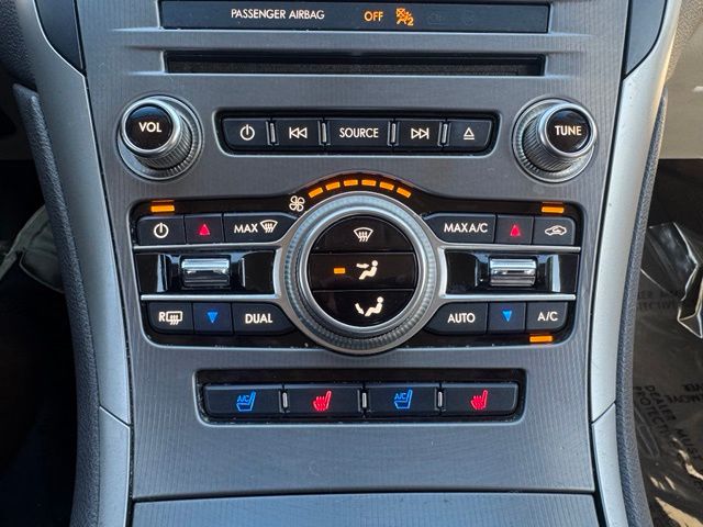 Used 2017 White Lincoln Reserve image 27