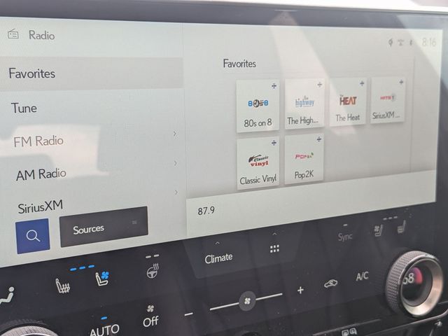 2024 Lexus NX - Image 24