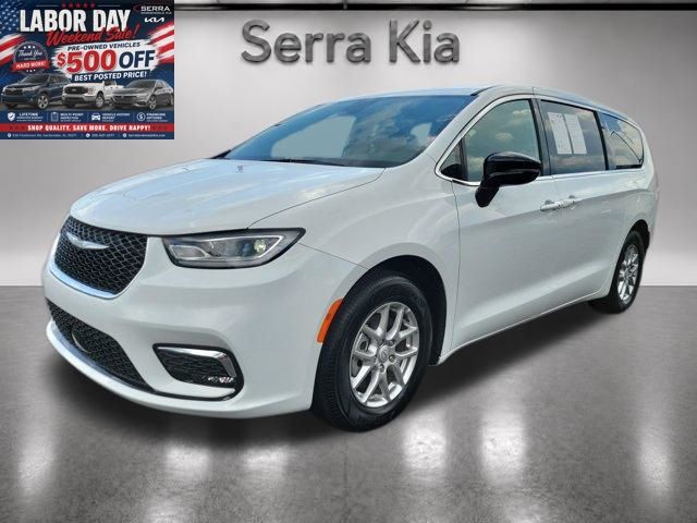 Bright White Clearcoat 2026 Chrysler Pacifica Minivan Front-Wheel Drive 9-Speed Automatic