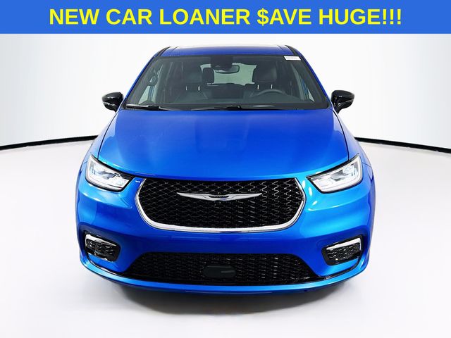 View vehicle photo 2