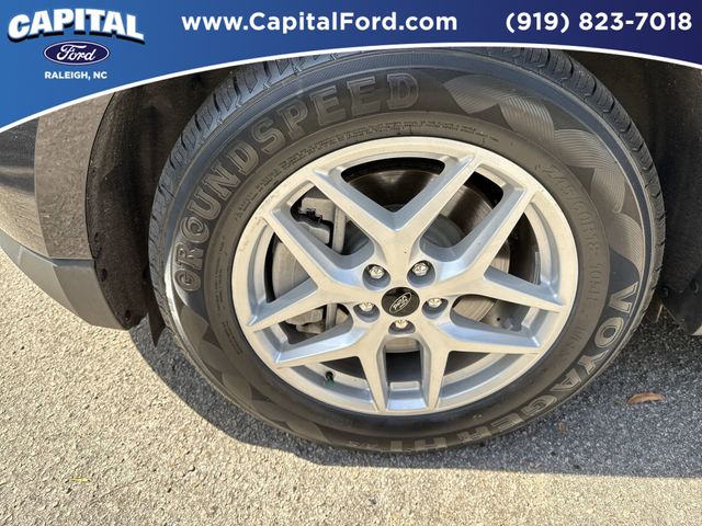 Used 2023 Black Ford SEL image 12