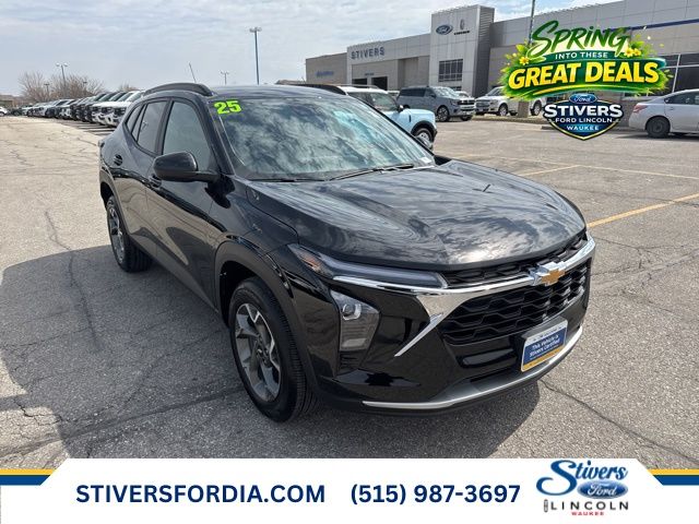 2025 Chevrolet Trax LT FWD