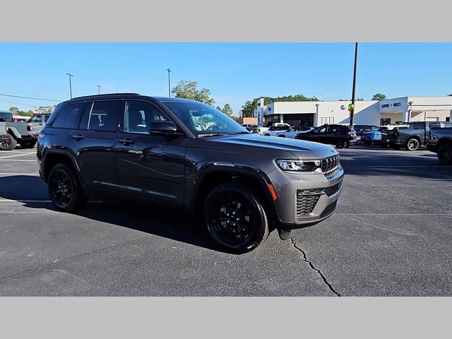 2026 Jeep Grand Cherokee Altitude 4x4