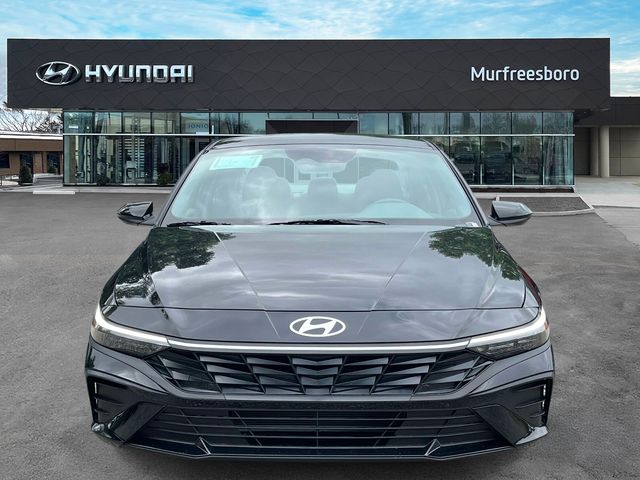 New 2026 Black Hyundai SE image 2