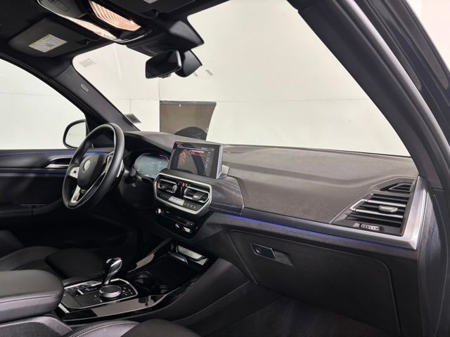 Used 2024 Black BMW xDrive30i image 22