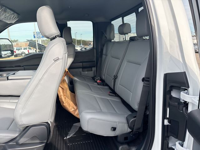 New 2026 Oxford White Ford F-450® XL image 14