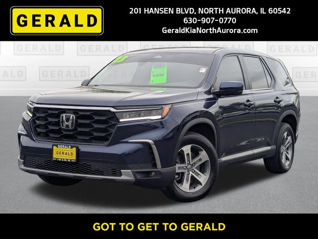  2023 Honda Pilot EX-L AWD with Captains Chairs   