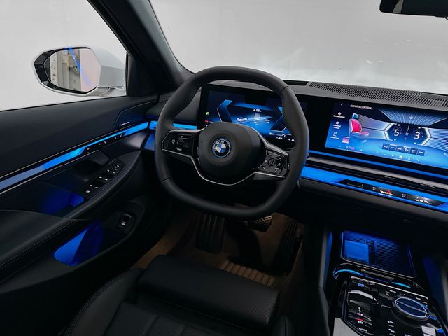 2025 BMW i5 xDrive40 24