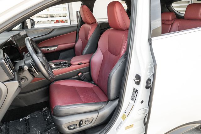 2024 Lexus NX 450h+ Luxury photo