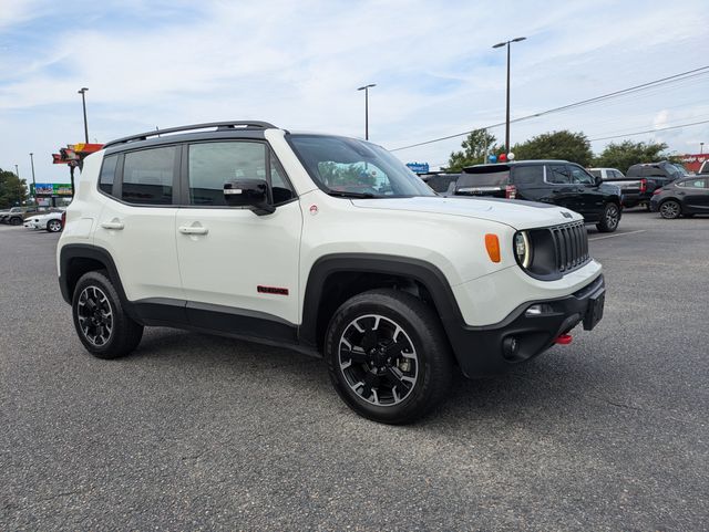 Alpine White Clearcoat 2023 Jeep Renegade SUV / Crossover Four-Wheel Drive 9-Speed Automatic