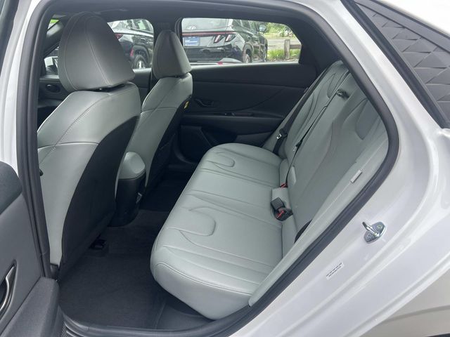 2025 Hyundai Elantra Hybrid - Image 24