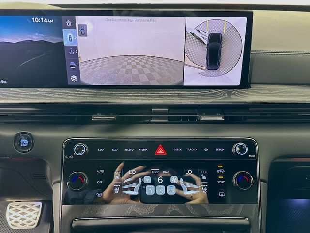 Thumbnail: 2026 Genesis GV80 - 13