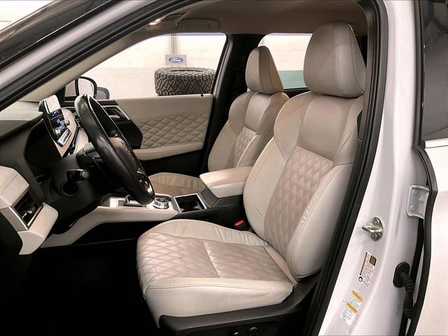 2022 Mitsubishi Outlander SEL White at Auto Express Mitsubishi