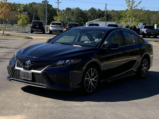 2022 Toyota Camry SE 6