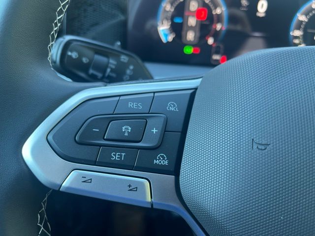 2025 Volkswagen Tiguan SE - Photo 21