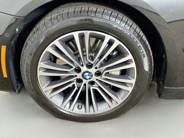 2019 BMW 5 Series 540i xDrive 32