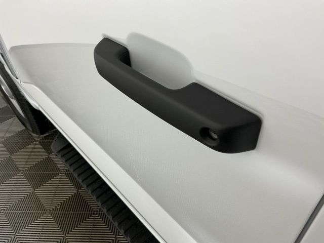 New 2026 Oxford White Ford XL image 13