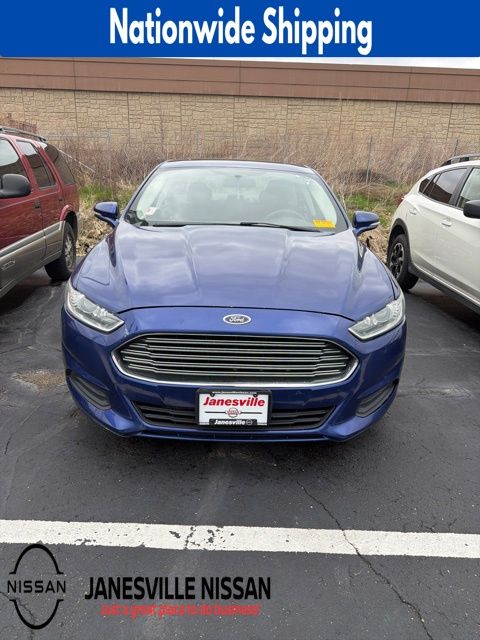 Blue 2013 Ford Fusion SE Sedan Front-Wheel Drive 6-Speed Automatic