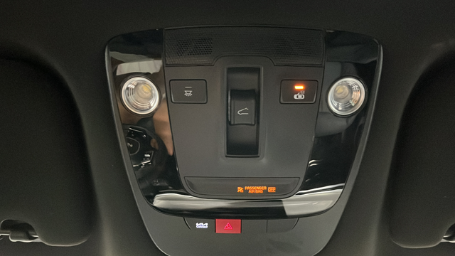 Used 2025 White Kia SX Prestige image 36