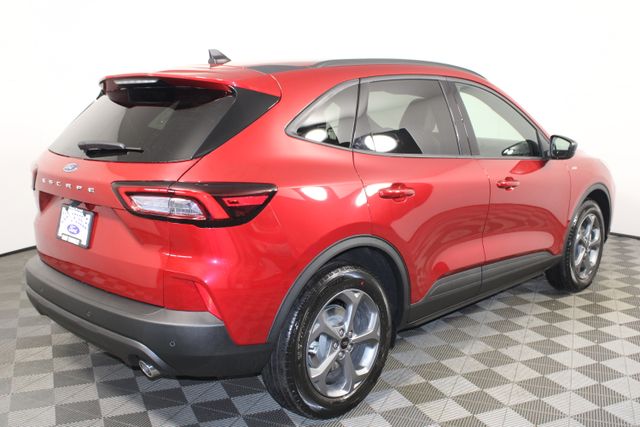 2025 Ford Escape ST-Line photo 11