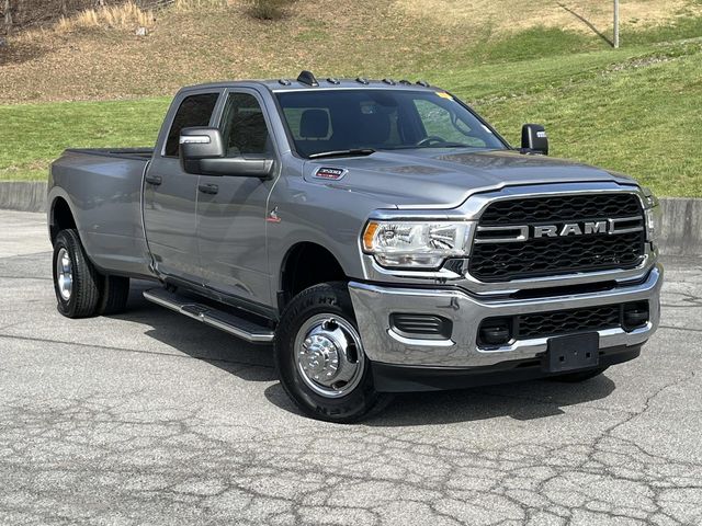 2024 RAM 3500 Tradesman Crew Cab LB DRW 4WD